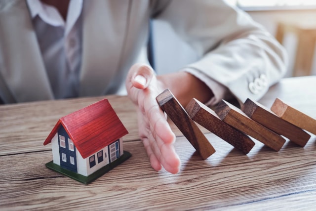 protect house from falling wooden